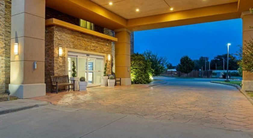Hotel Western And