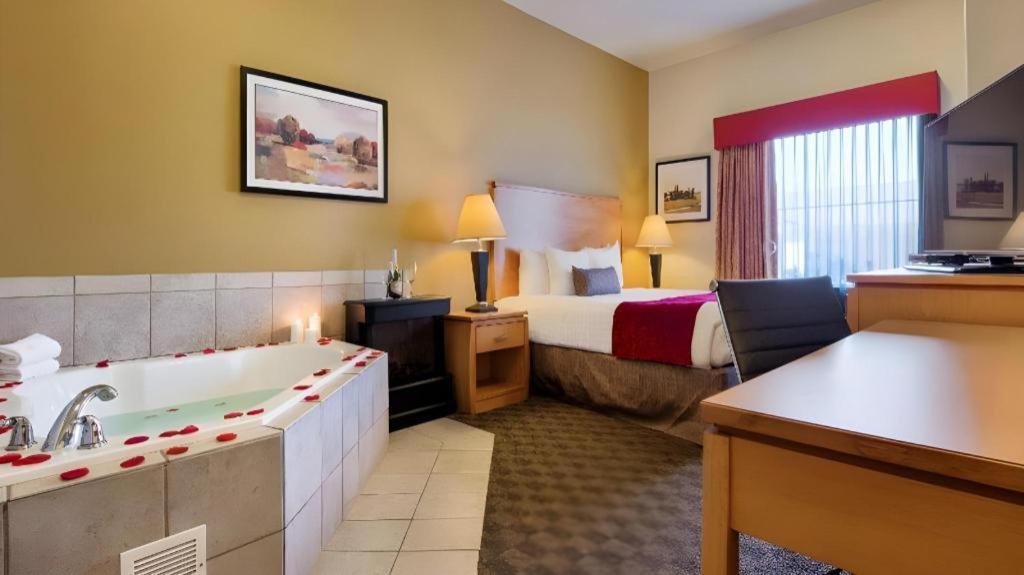 Western And Hotel 2*